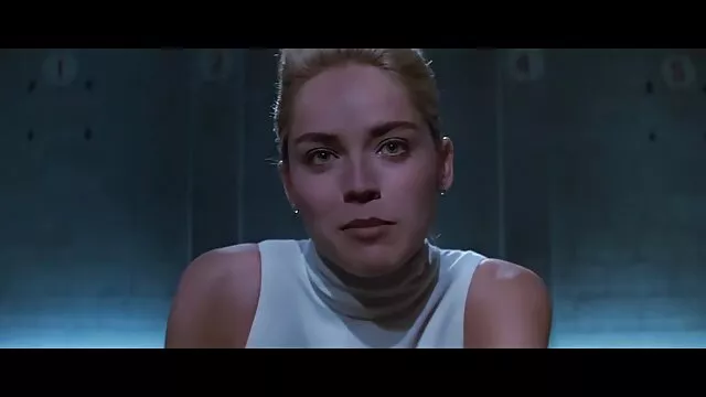 بلوند د فیلم سوپر بدون سانسور به سینما می دهد