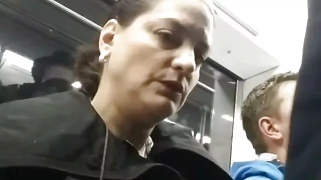 پاها و درها باز دانلود کلیپ سوپر خارجی است